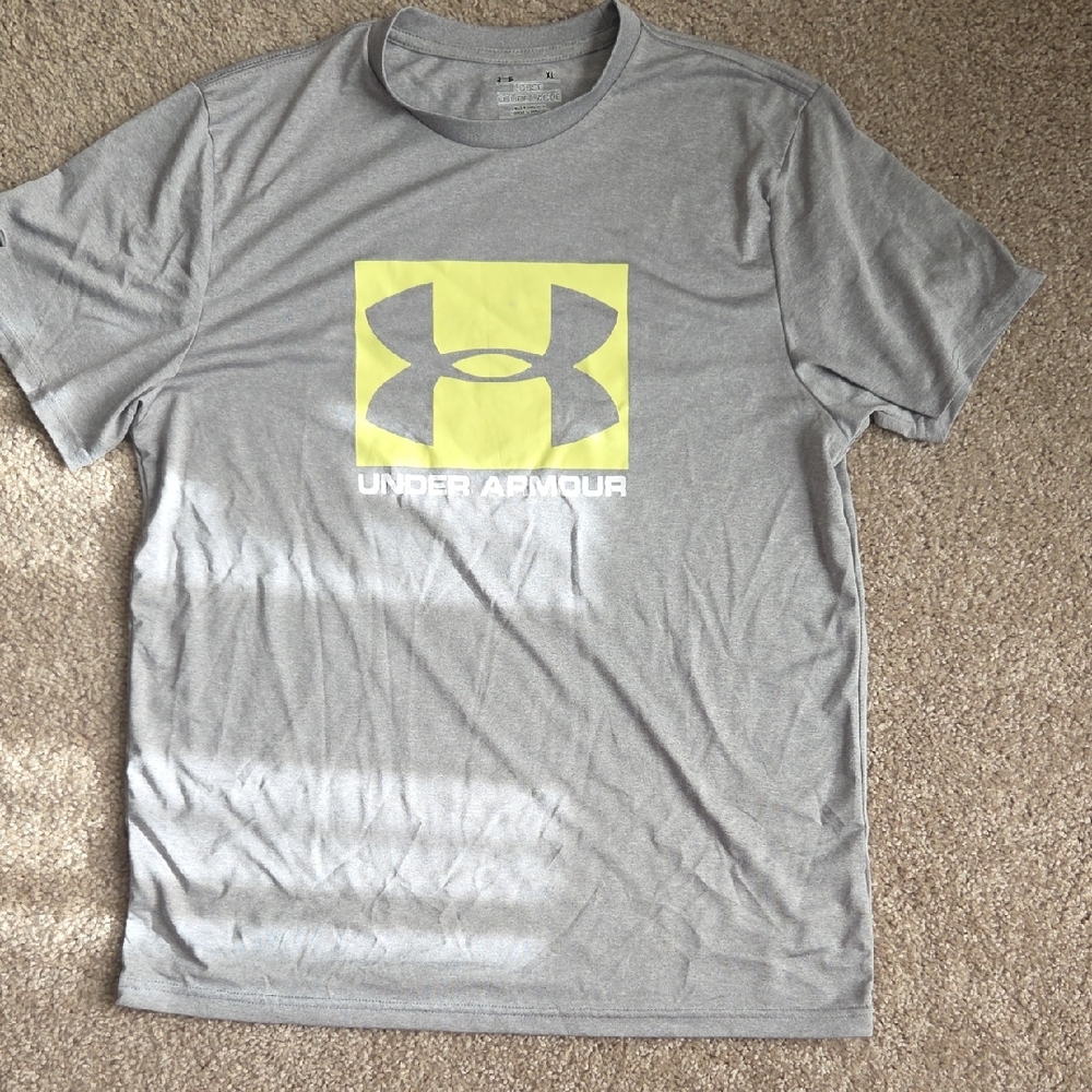 Under Armour Men's Gray Tee with Yellow Logo